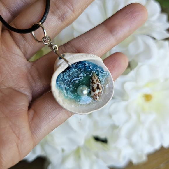 Sea shell 🐚 pendants 🌊 - Picture 1 of 3